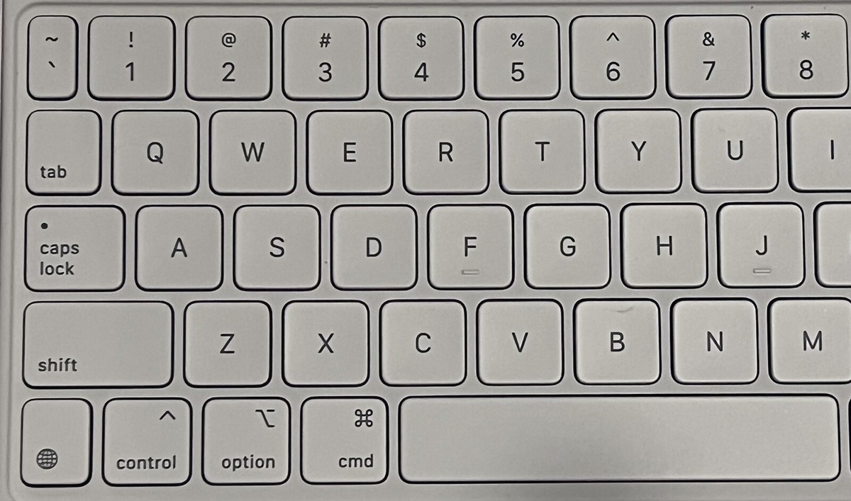Apple Magic Keyboard 11