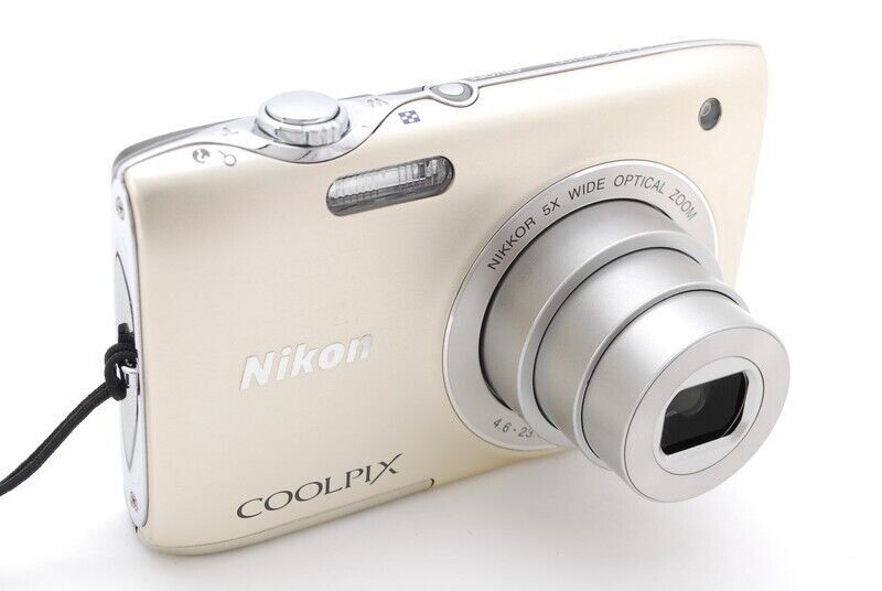 Nikon COOLPIX S3100 Silver 14.0MP W. 5x Zoom Lens Digital Camera