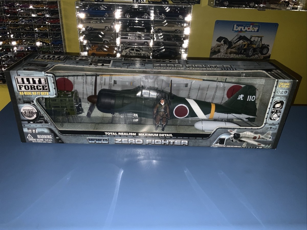 BBI ElLITE FORCE WWII ZERO FIGHTER FIGHTER SCALE 1/18 W/ PILOT