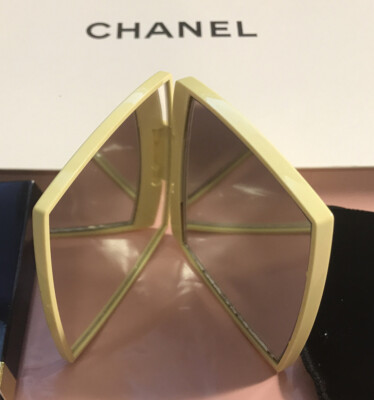Chanel Codes Couleur 129 Ovni Yellow Miroir Double Facettes for