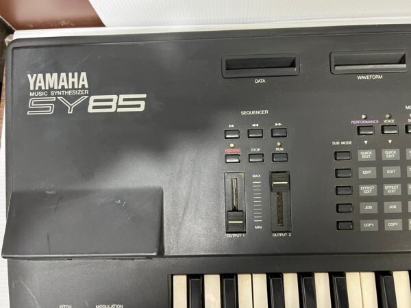 Yamaha SY85 Digital Synthesizer Keyboard 61-Keys Black keyboard