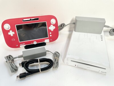 Nintendo Wii U 8GB White Gaming Console Gamepad WUP-001(02) W