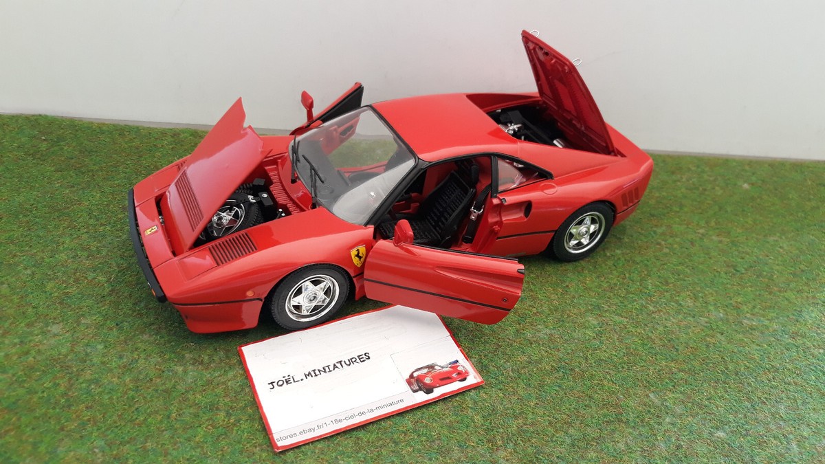 FERRARI GTO 1984 rouge au 1/18 BURAGO AMELIOREE voiture miniature