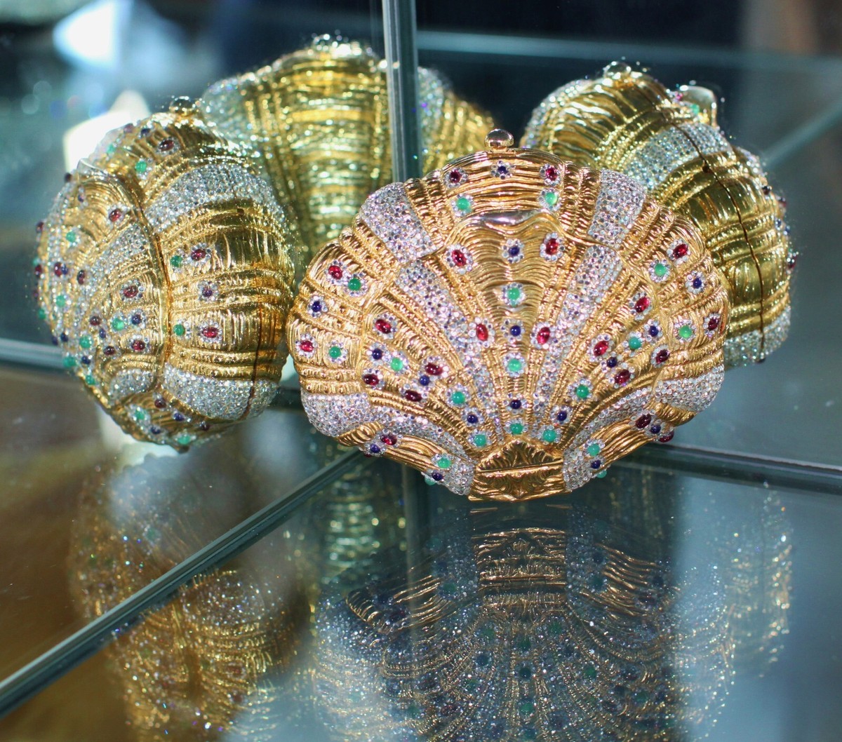 JUDITH LEIBER GEM JEWELED CLAM SHELL MINAUDIERE HANDBAG SWAROVSKI