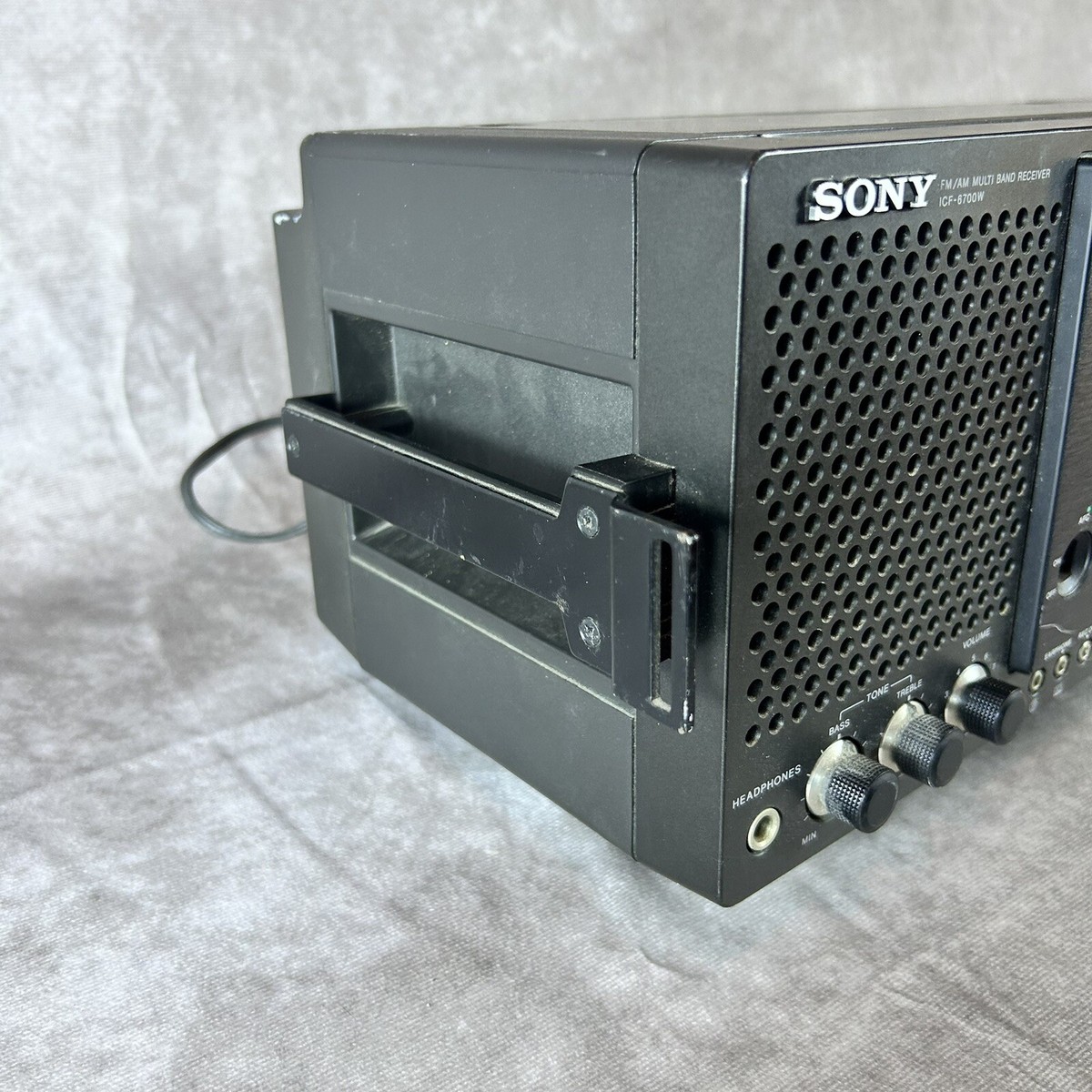 SONY FM/AM MULTI BAND RECEIVER ICF-6700