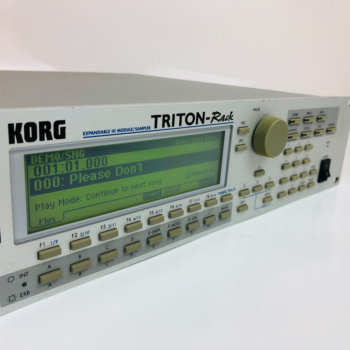 KORG TRITON RACK SYNTHESIZER sound source module multitimbral