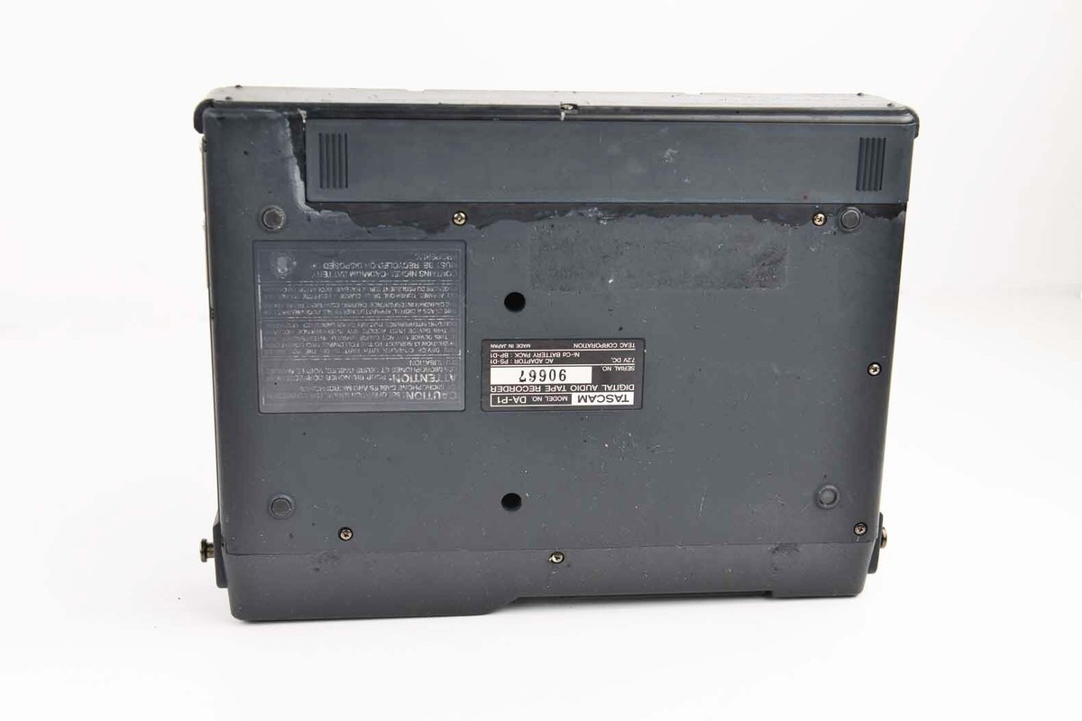 TASCAM ポータブルDATレコーダー DA-P1 ケース付 動作未確認 TASCAM