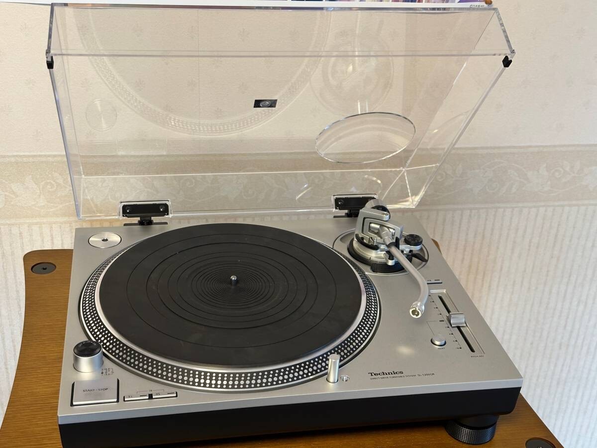 Technics SL-1200GR Silver Direct Drive Turntable System Record