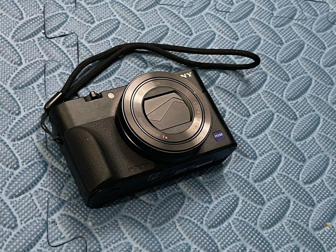 Sony Cyber-Shot DSC-RX100M5 RX100V Digital Camera 2.9 x Optical