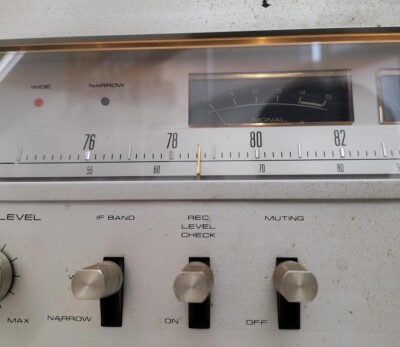 Junk Pioneer F-73 AM FM Audio Stereo Tuner Silver Audio output not