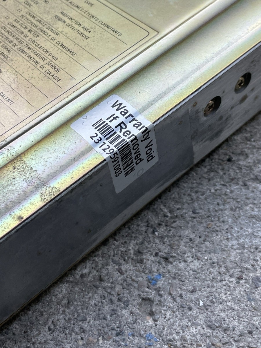 1984-1985 NISSAN 300ZX ENGINE COMPUTER MODULE ECU ECM PCM | A18