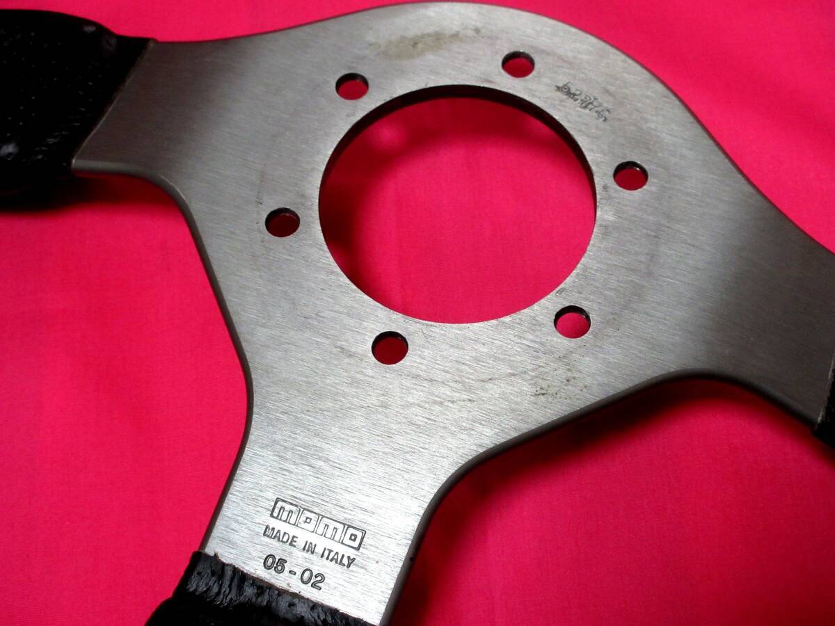 MOMO FIGHTER Steering Wheel 35Φ Mahogany & Punching Leather Combo