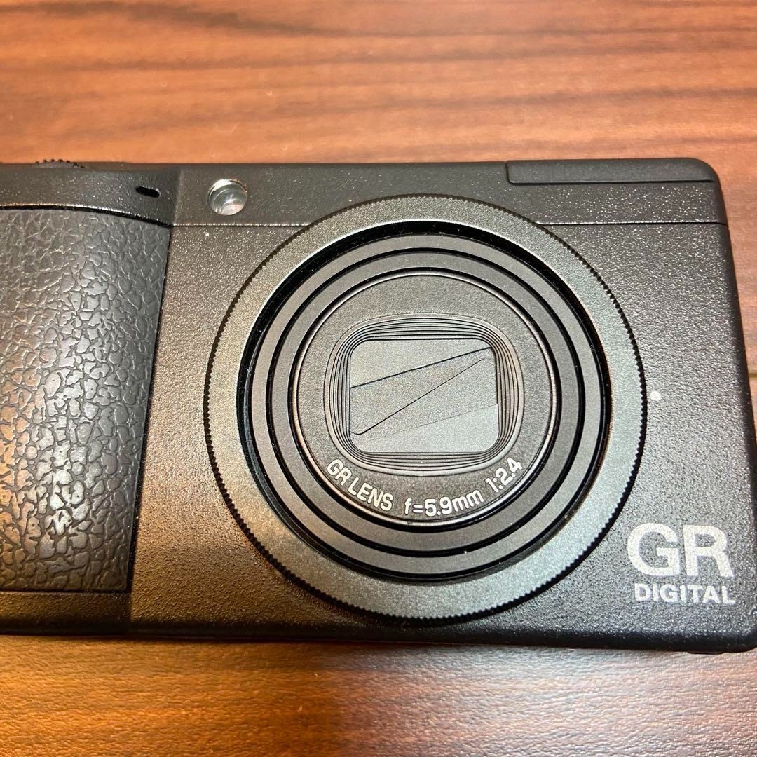 Ricoh GR Digital II 10.1MP CCD Sensor Compact Digital Camera Black