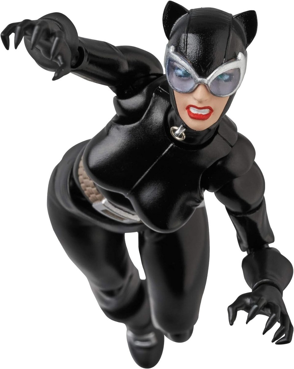 Pre-sale Medicom Toy Mafex No.123 Catwoman Hush Ver. Figure Batman