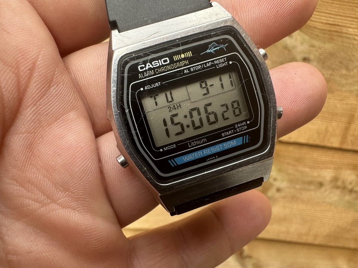 ⭐️ Vintage CASIO W-35 MARLIN 80's STEEL DIGITAL WATCH 248 W35