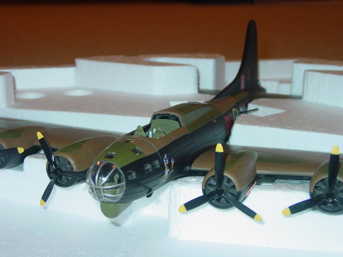 Franklin Mint Armour diecast B-17 Flying Fortress RAF 