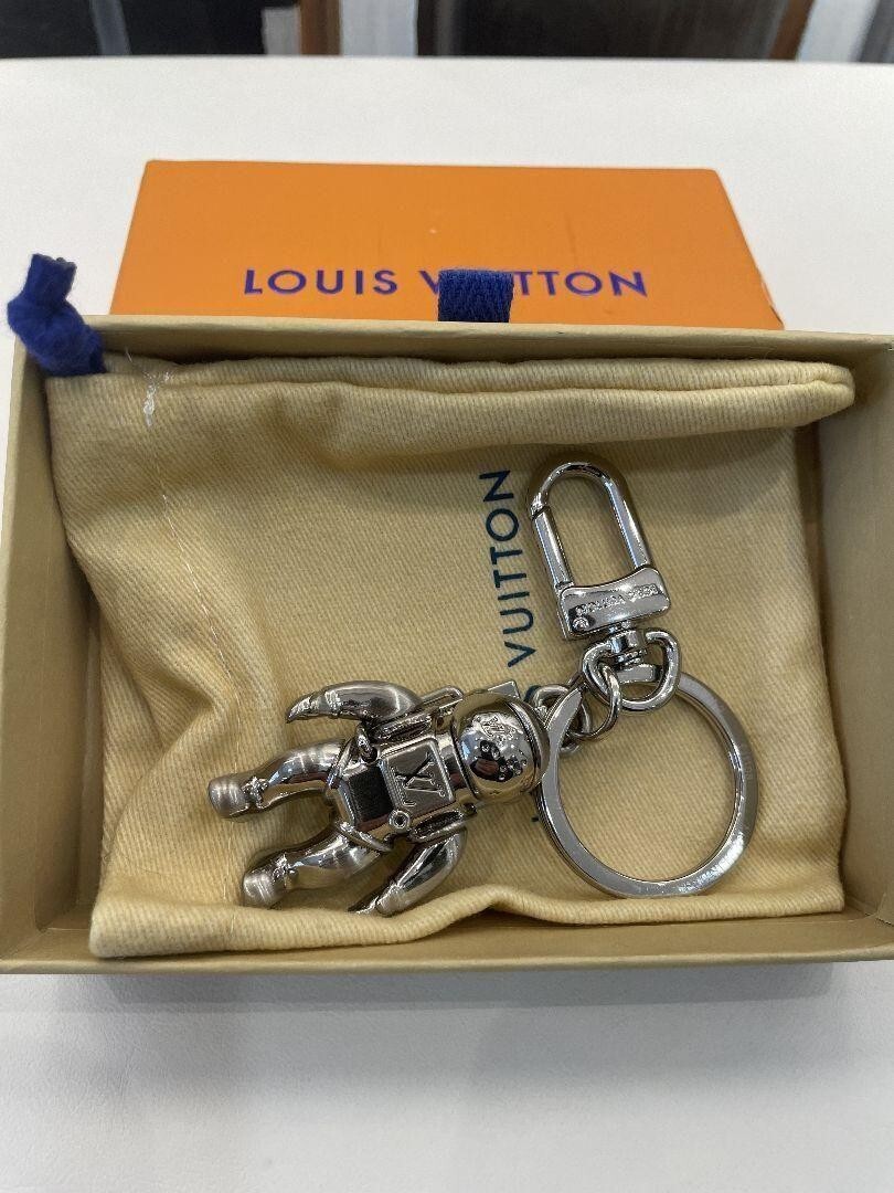 Louis Vuitton Novelty Silver Spaceman Astronaut Key ring wz