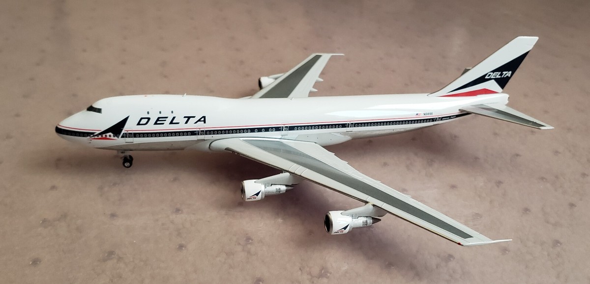 Phoenix Boeing 747-100 Delta Airlines N9896 in 1:400 | eBay