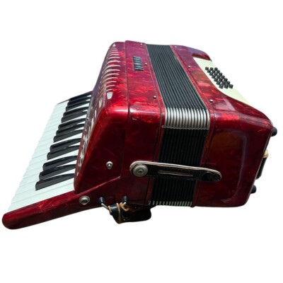 良品〛✦YAMAHA アコーディオン 25鍵盤 赤 ストラップ付 8905✦ 良品