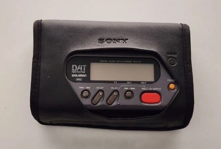 Sony TCD-D7 DAT Walkman Digital Audio Tape Recorder with New