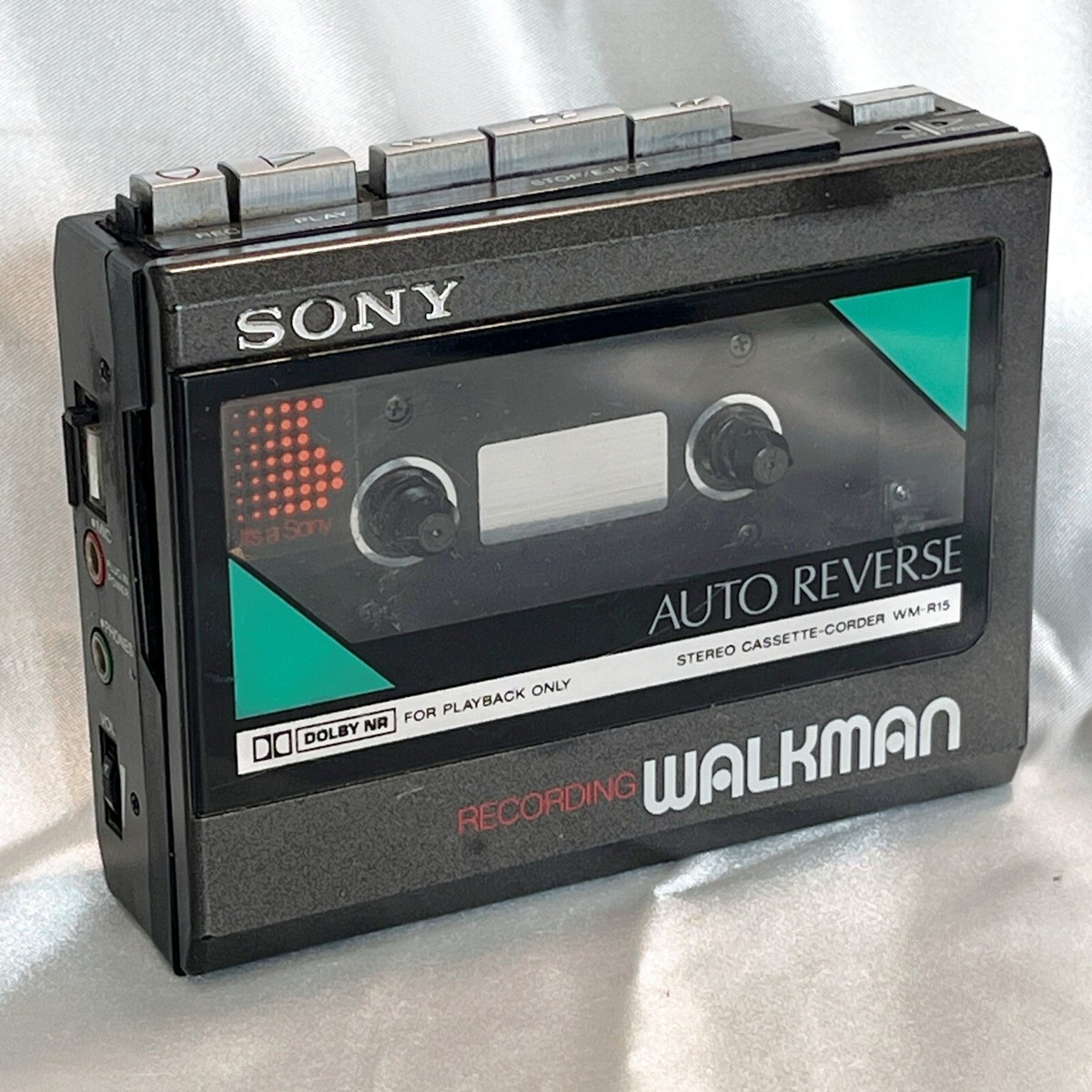 SONY WM-R15 1984 Recording Walkman Black Power on For Parts or