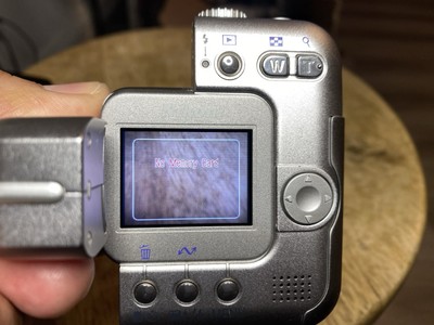 Nikon COOLPIX SQ Digital Compact Camera w/ Charger TESTED Read