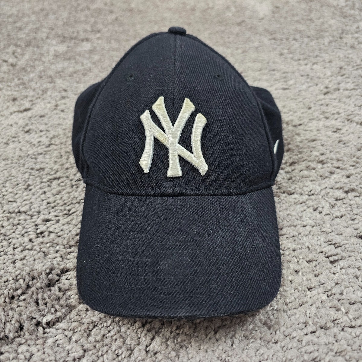 VINTAGE New York Yankees Cap Hat Strap Back Black Wool Blend Nike