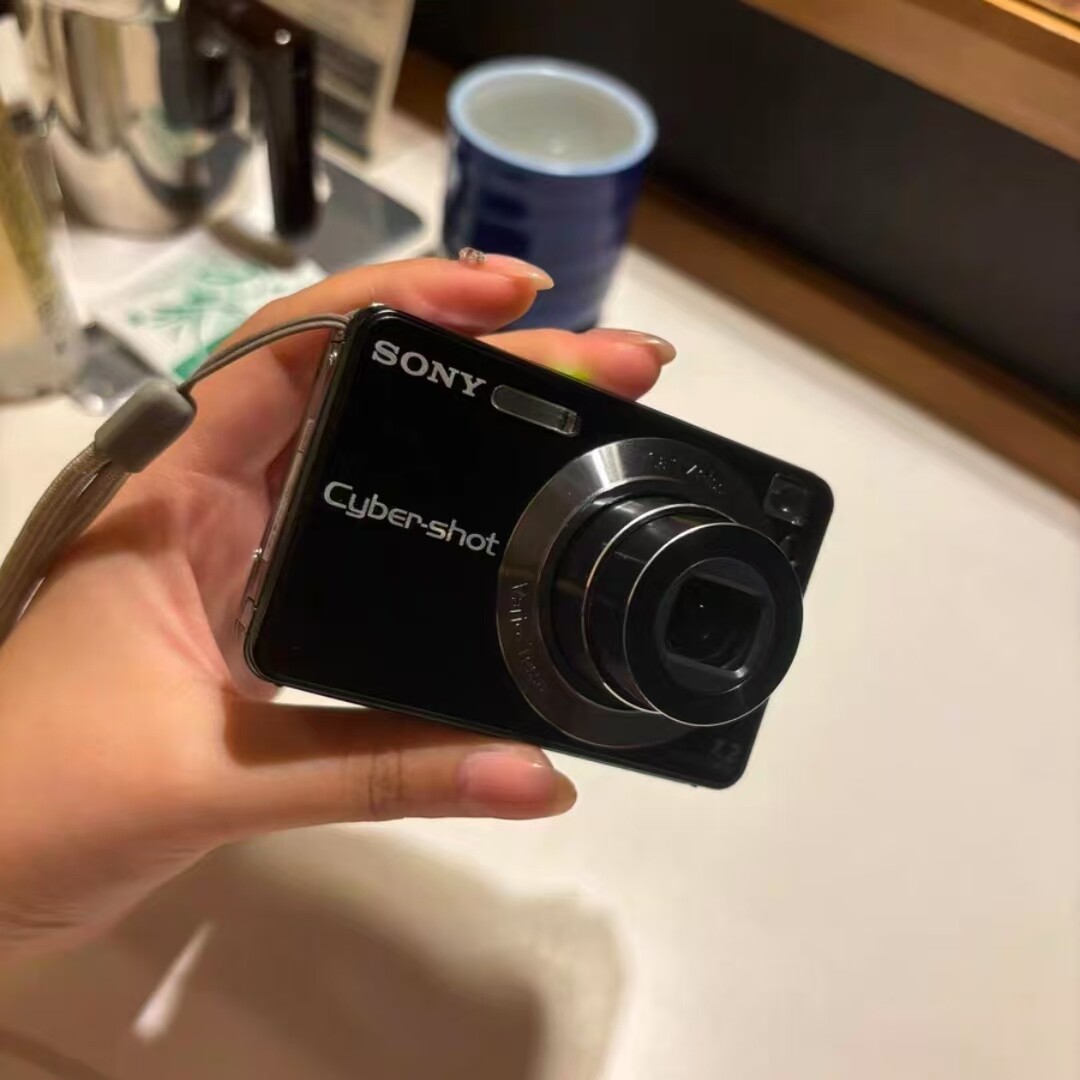 Sony Cybershot DSC-W120 7.2MP CCD Vintage Digital Camera - 100