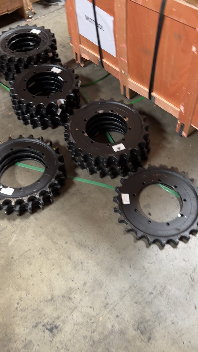 2055869 SPROCKET FITS HITACHI ZX30 ZAX35 DEERE JD 35 JD 27 35G