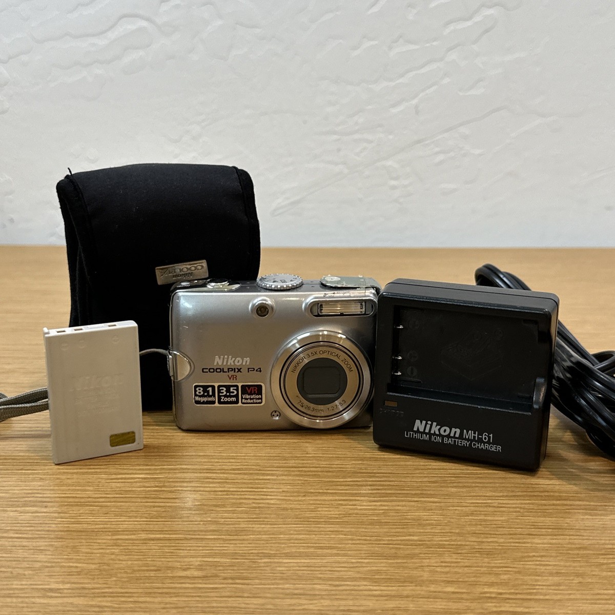 Nikon COOLPIX P4 VR 8.1mp Digital Camera 3.5x Opti Zoom Working