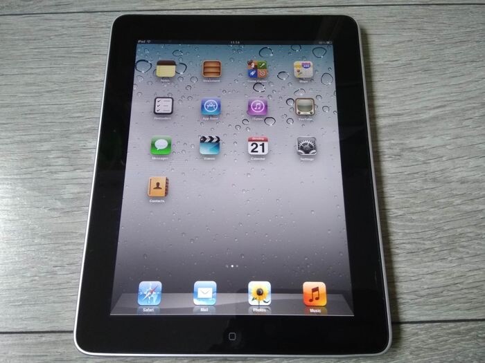 Apple iPad Silver 32 GB Model A1219 | eBay