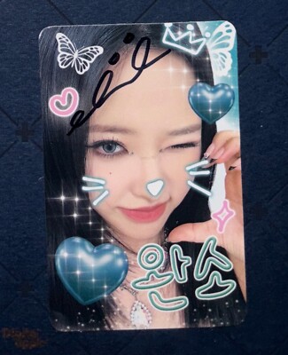 LOOSSEMBLE [One of a Kind] HYEJU Autographed Signed Photocard PC