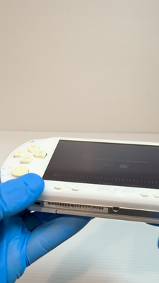 Sony PSP-1000 White Console GIGA VALUE PAK Box w/1GB memory etc