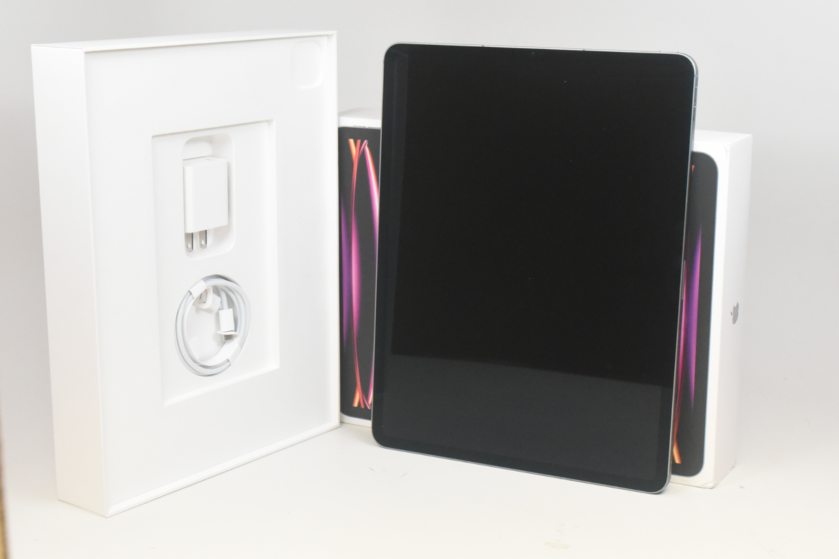 Apple 12.9 Inch iPad Pro Wi-Fi + Cellular 1TB Space Gray Unlocked