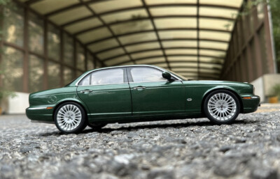 Almost Real AR 1/18 Scale Jaguar XJ6 X350 Metal Diecast Car Model