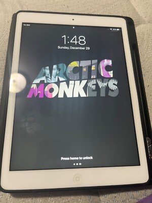 Apple iPad Air (1st Generation) A1474 16 GB, Wi-Fi, 9.7 in - Space