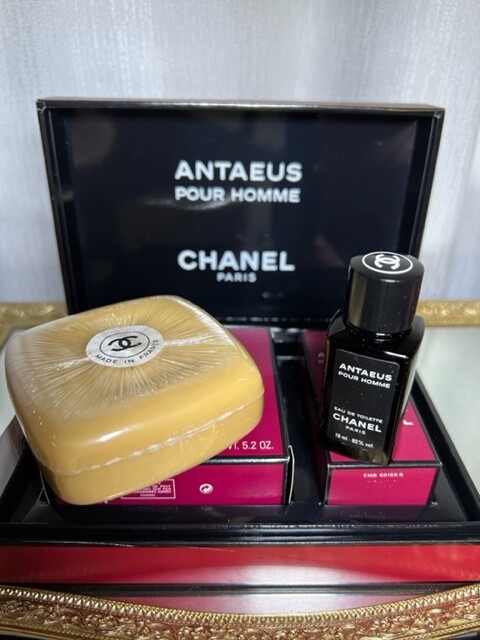 Antaeus Chanel perfume set 150 g savon/edt 19 ml. Vintage 1982