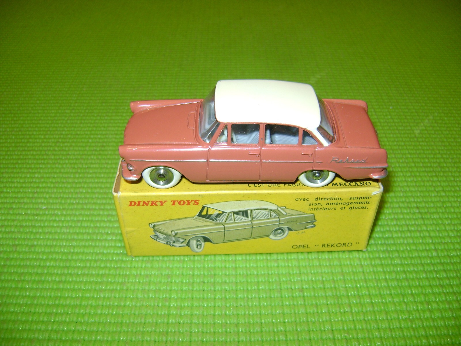 Dinky 554, Opel Rekord - Free Price Guide & Review
