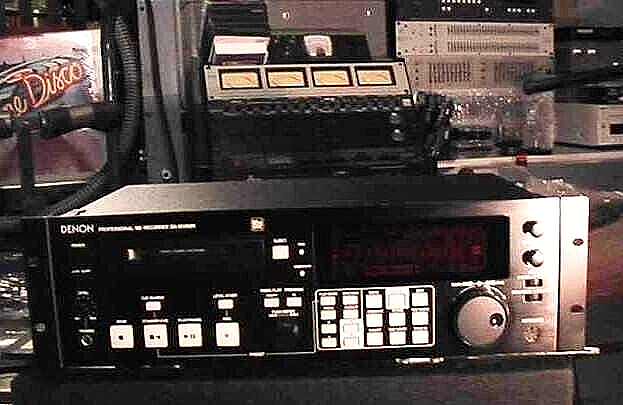 Denon DN-M2300r Professional Dual Minidisc Player Recorder. Uber