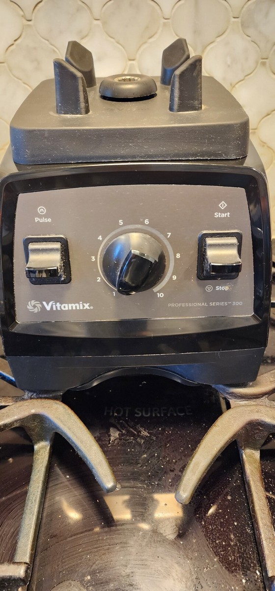 Vitamix VM0158 Professional Series 300 Blender PRO300 Black w/64