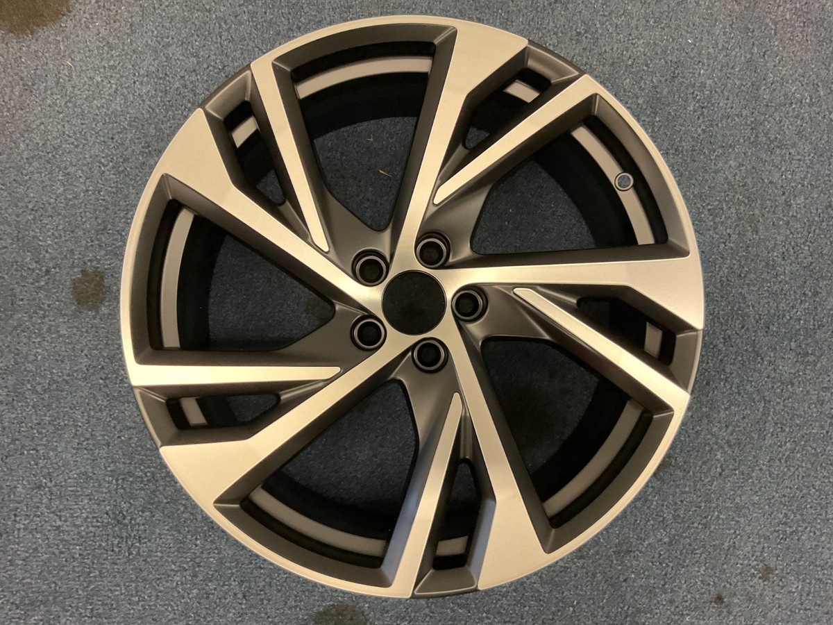19-22 Volvo XC40 20-Inch 5-Double Spoke Matte Black Diamond Cut