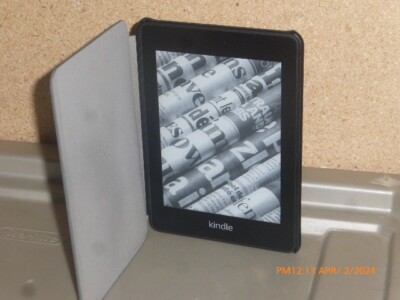 Amazon Kindle PQ94WIF Paperwhite 10th Generation 8GB eReader