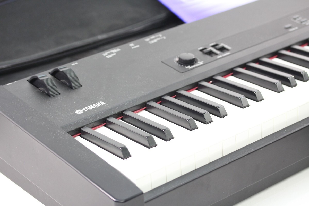 Yamaha STAGE PIANO CP 33 Keyboard MIDI WITH STAND CASE PEDAL