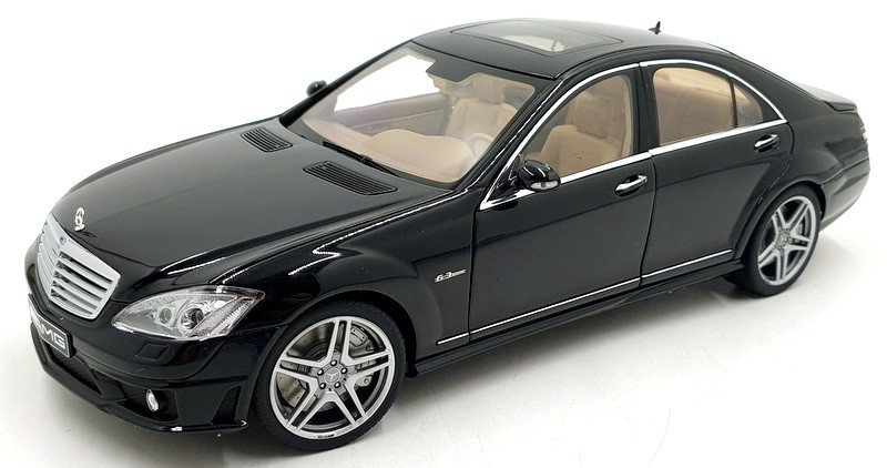Autoart 1/18 Scale Diecast 76242 - Mercedes-Benz S63 AMG - Black