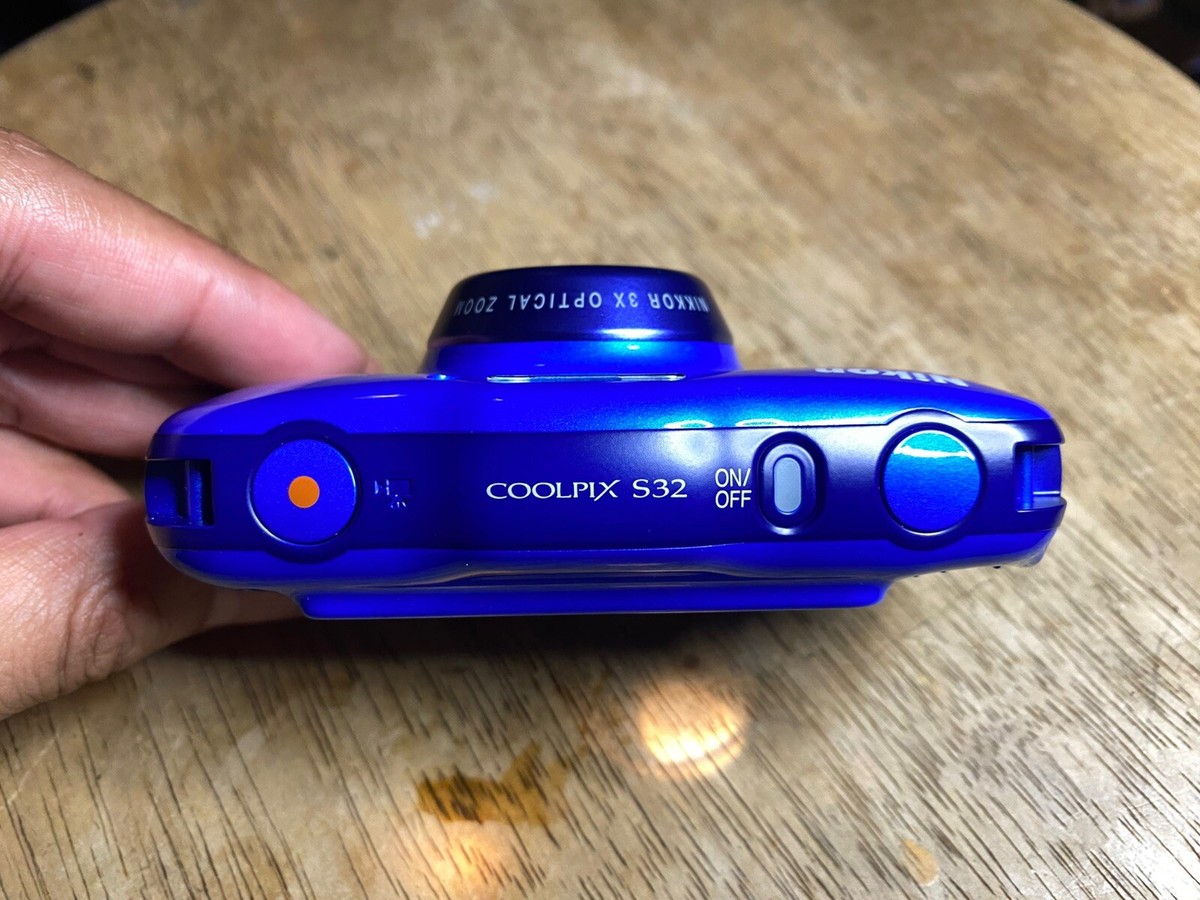 Nikon Coolpix S32 Waterproof 13.2MP Compact Digital Camera Blue