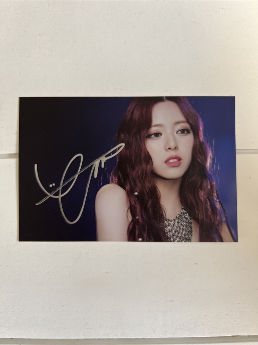 YUNA - ITZY Born To Be Signed Postcard | eBay