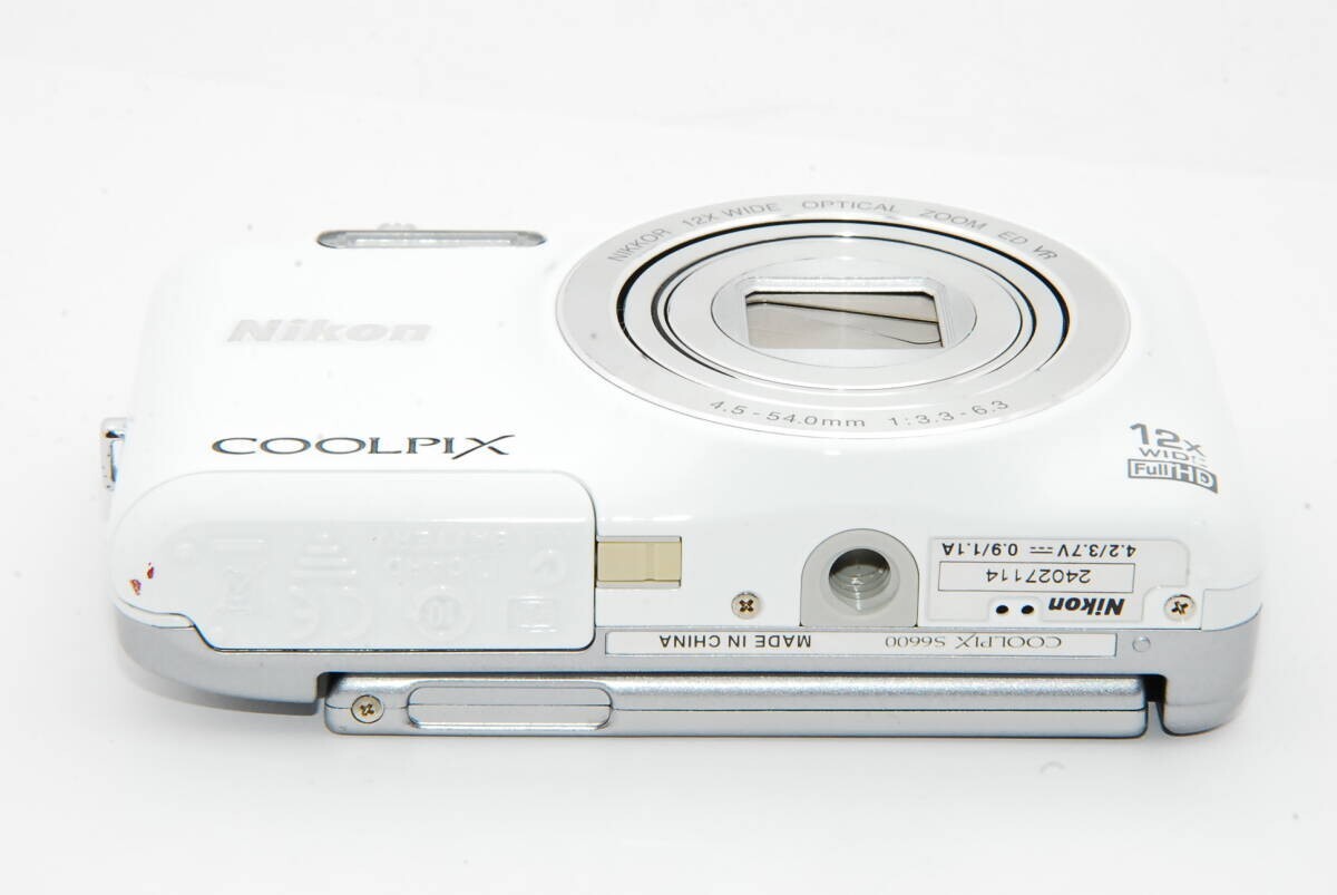 Nikon Coolpix S6600 Compact Digital Camera White 16MP 12 x Optical