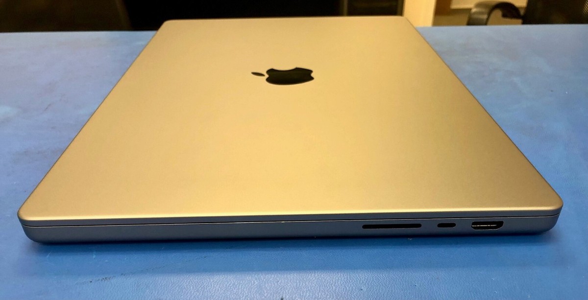 Apple MacBook Pro 18,1 MK183LL/A 16
