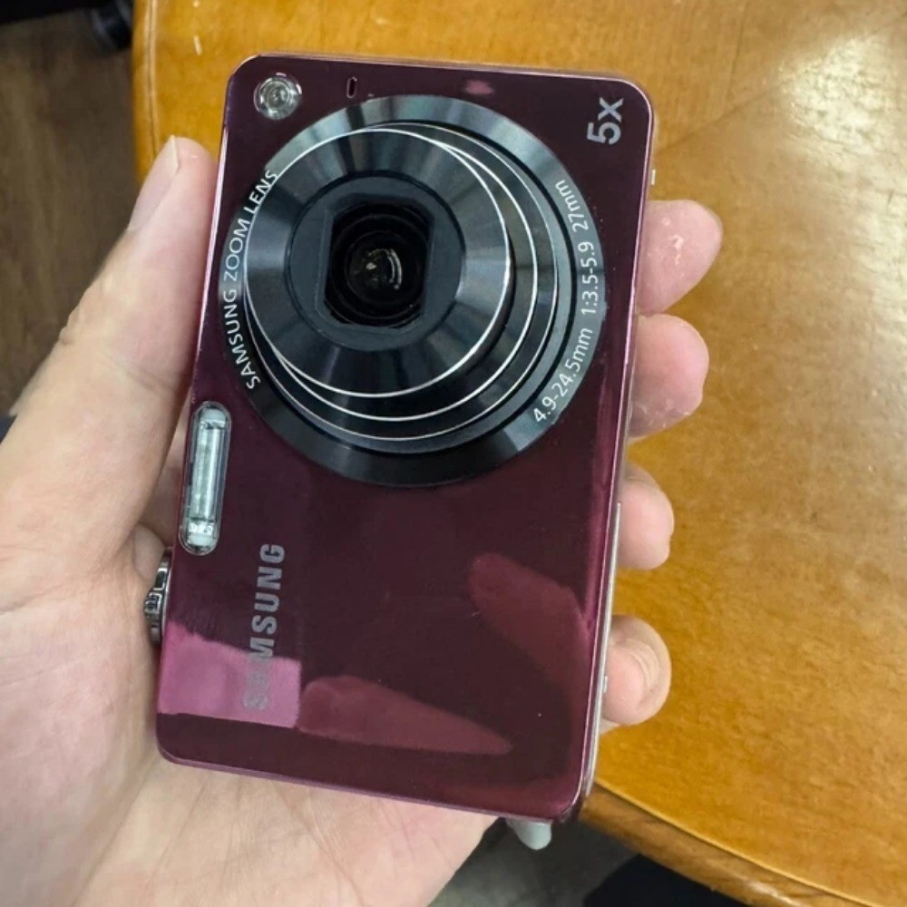 Samsung PL150 12.4 MP selfie Digital Camera with front and rear