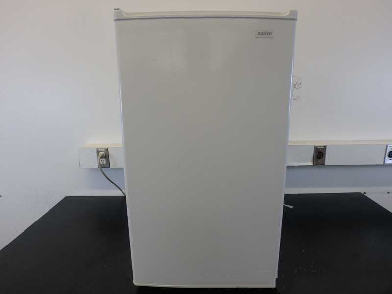 SANYO SR-366W Mini Compact Undercounter Refrigerator | eBay